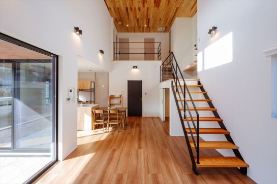 安部建築　KOMOREBI