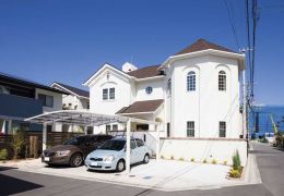 八角形のフォルムが目を引く、音楽と快適性を楽しむ住まい