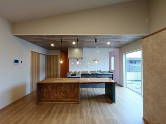 22.5坪の平屋に、理想のすべてを。洋服好きも納得、大収納の「秘密」を公開!【予約制】