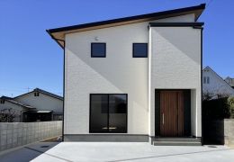 収納と暮らしやすさを両立した、リアルサイズの北欧風住宅